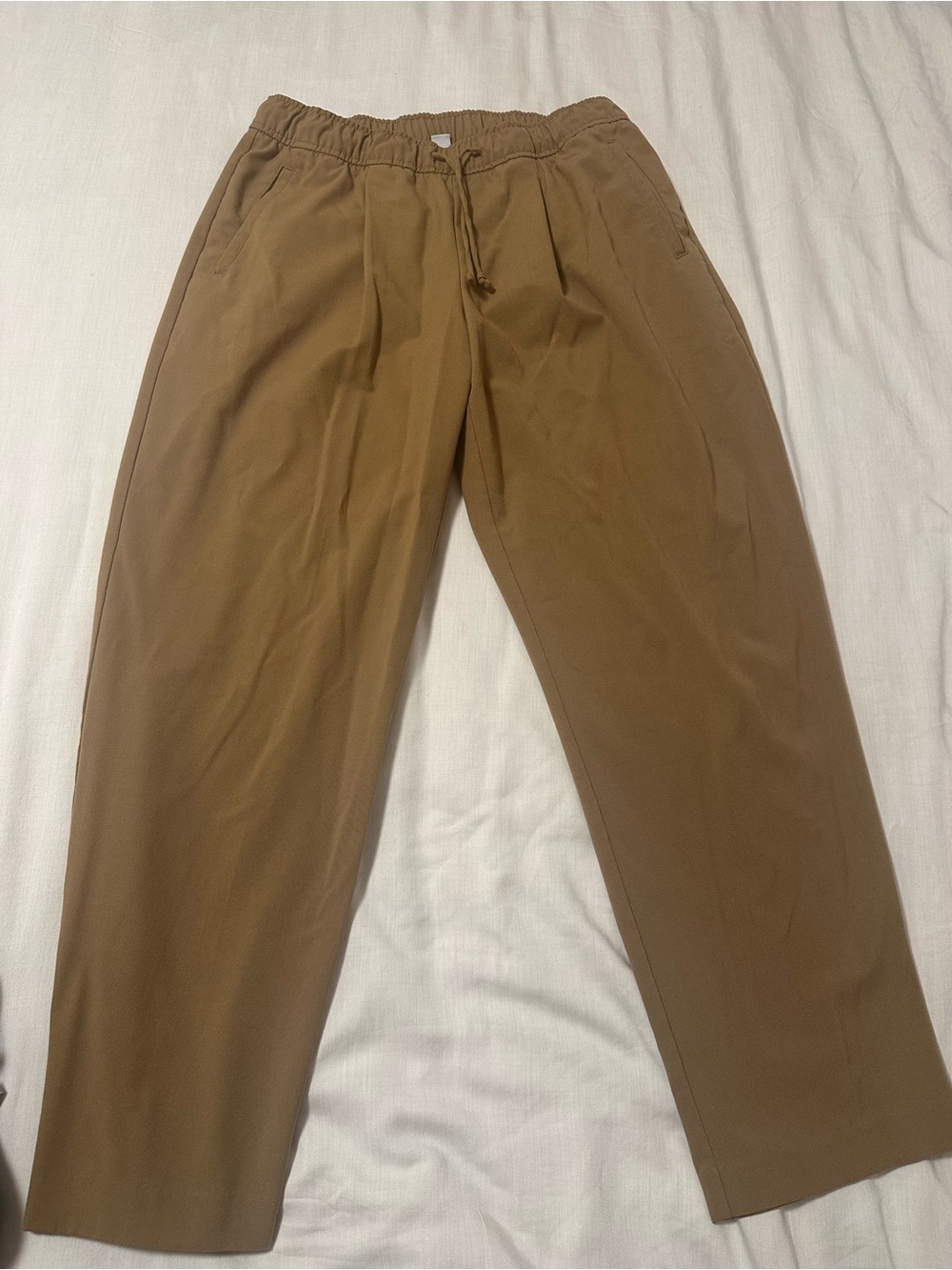 Old Navy Women's Billie Straight in Mustard Brown